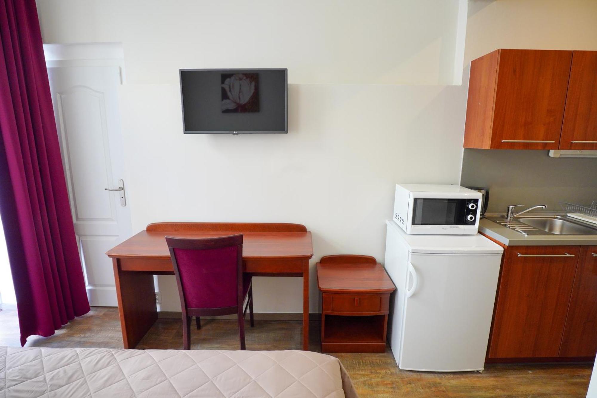 Elegant & Stylish Center Apartments! Praga