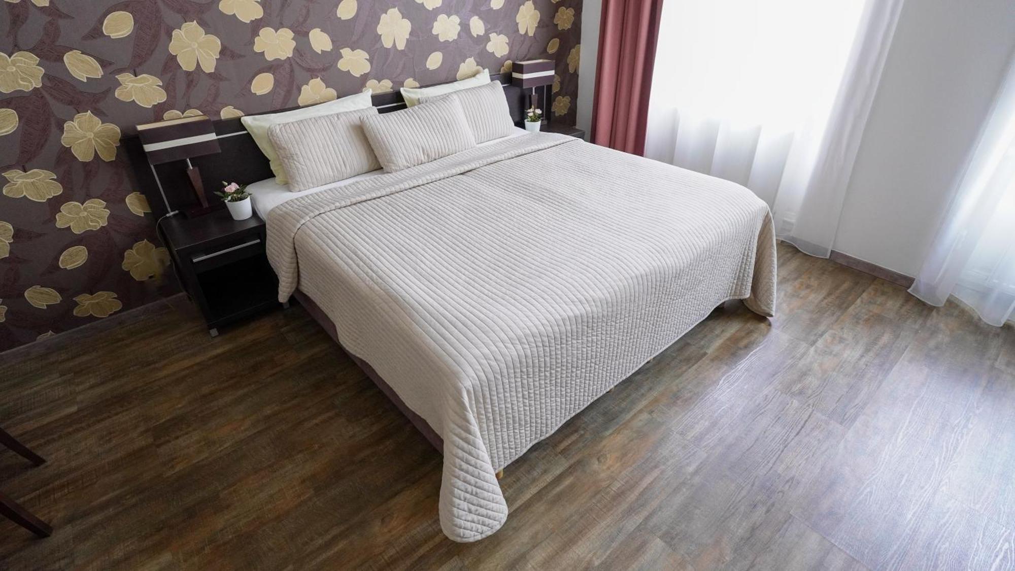 Apartament Elegant & Stylish Center Apartments!