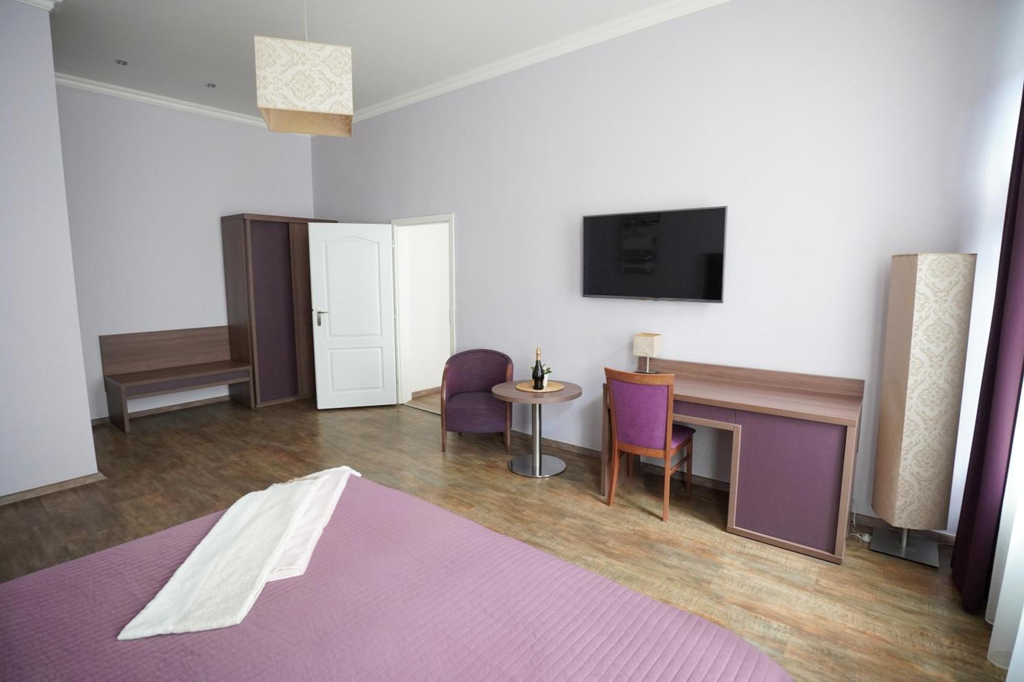 Apartament Elegant & Stylish Center Apartments! *